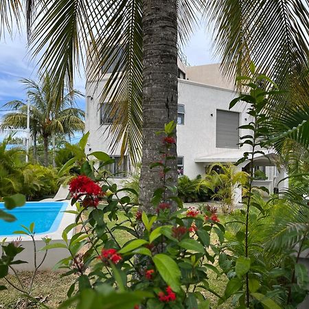 Cosy 2 Bedrooms Apts In Pereybere -Seasons Break Apartment Pereybere Beach Dış mekan fotoğraf