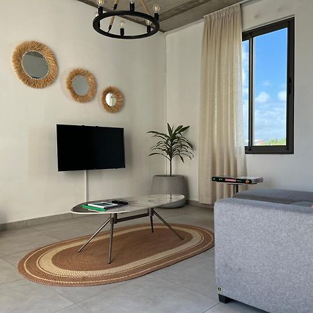 Cosy 2 Bedrooms Apts In Pereybere -Seasons Break Apartment Pereybere Beach Dış mekan fotoğraf