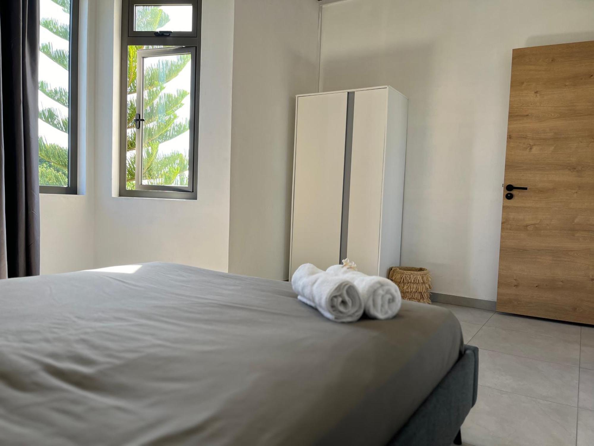 Cosy 2 Bedrooms Apts In Pereybere -Seasons Break Apartment Pereybere Beach Dış mekan fotoğraf