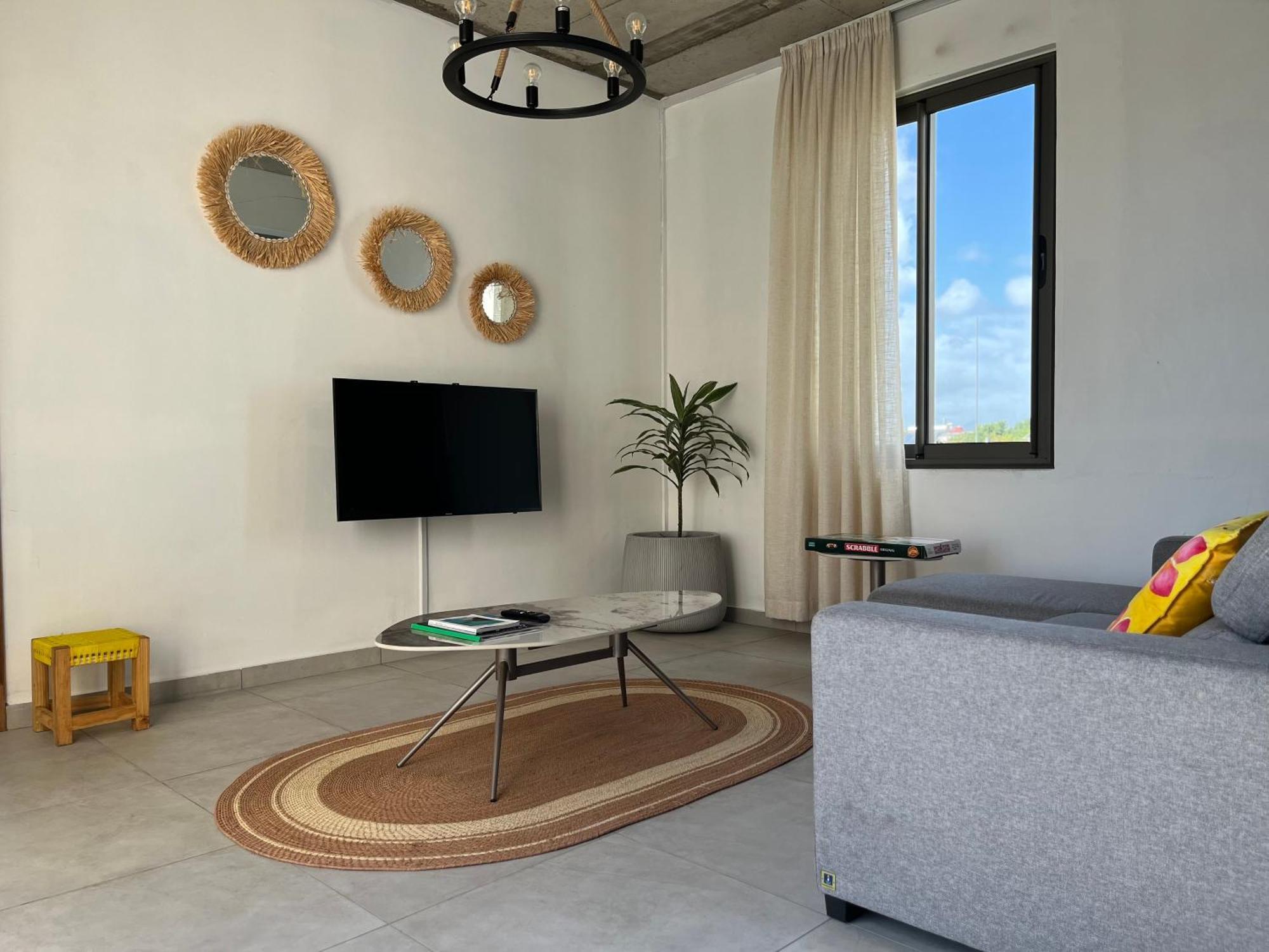 Cosy 2 Bedrooms Apts In Pereybere -Seasons Break Apartment Pereybere Beach Dış mekan fotoğraf