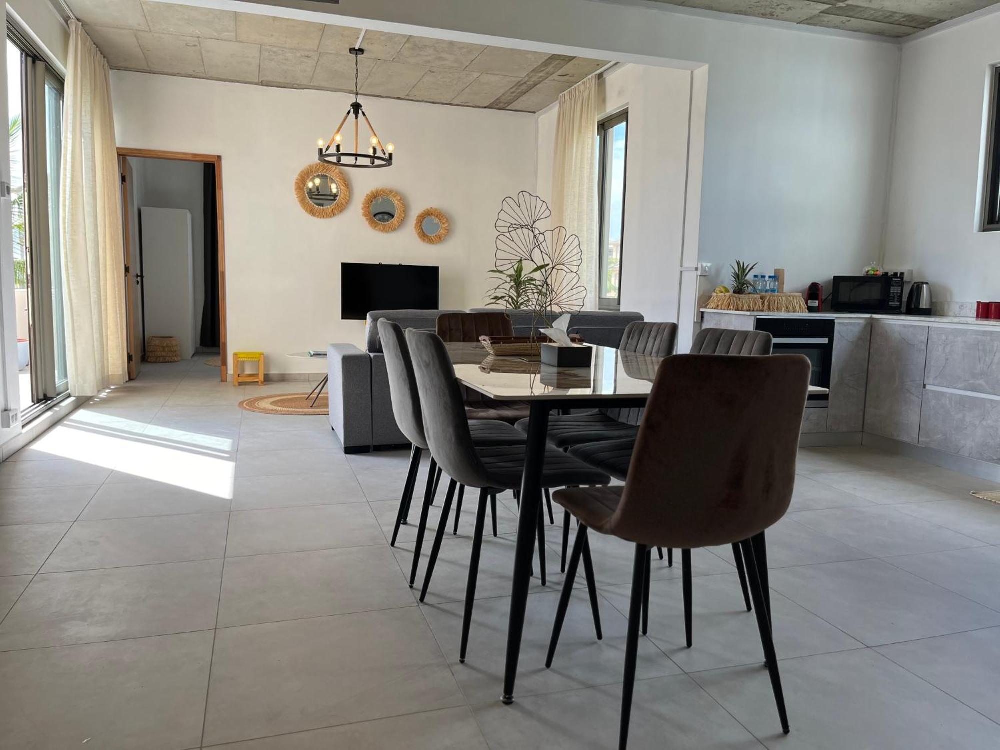 Cosy 2 Bedrooms Apts In Pereybere -Seasons Break Apartment Pereybere Beach Dış mekan fotoğraf